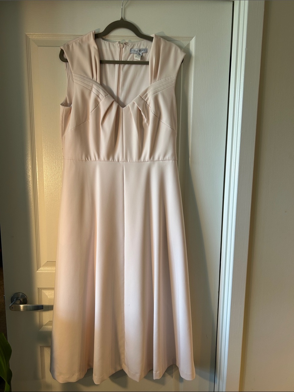 Kay Unger Blush Pink Sweetheart Neck Pleated Midi Dress